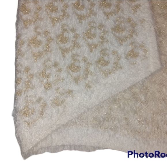 XOXO Adorable Fuzzy White & Gold Cheetah Print Cardigan 💛🤍😍 - Picture 3 of 9